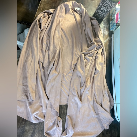 Rose colored polyester super soft Shaw jacket size small - Picture 1 of 5